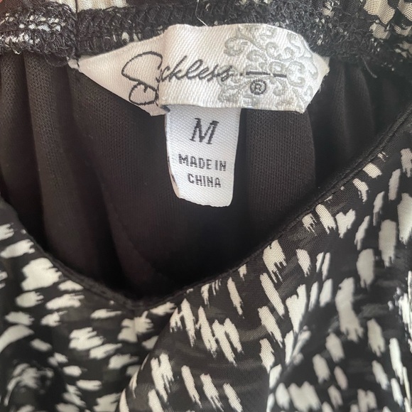 Black and white kohl’s sundress with pockets - Picture 6 of 8